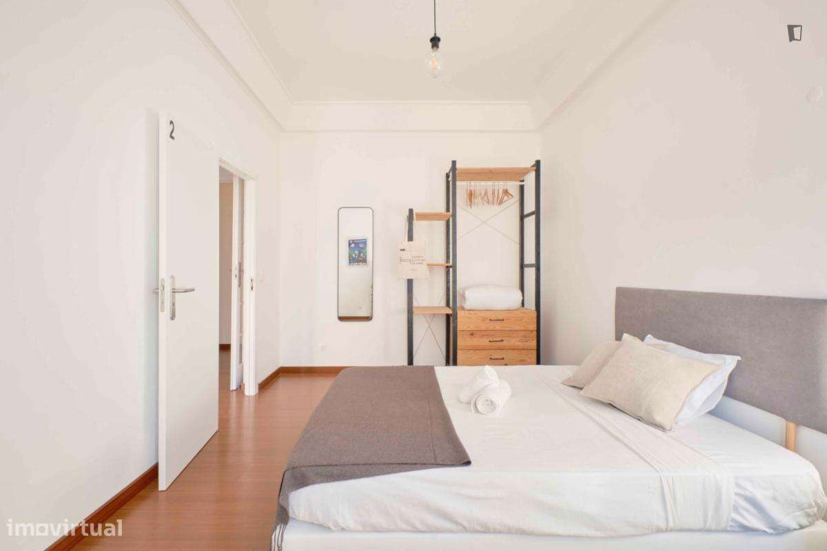 Quarto - localizado em São Sebastião Lisbon - Grande imagem: 5/22