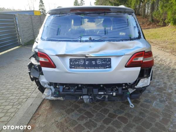 Mercedes-Benz ML 350 BlueTec 4-Matic - 8