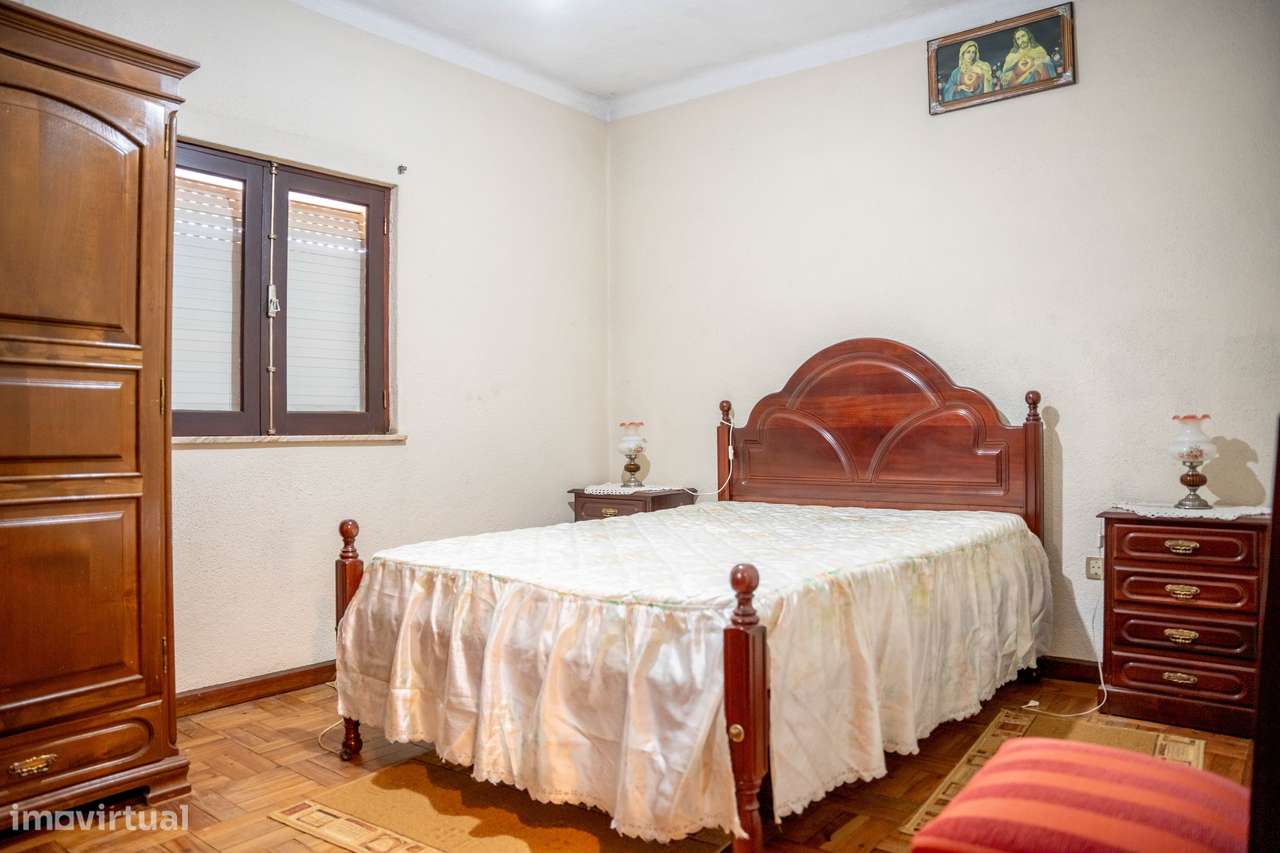 Oportunidade única: conforto, terreno e preço justo-16