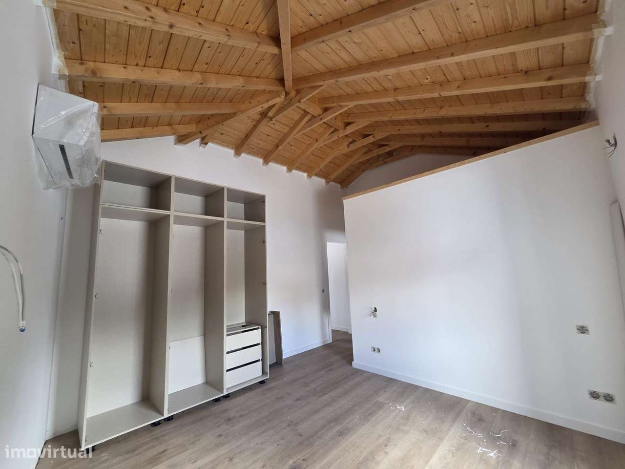 Moradia T2 totalmente remodelada e Equipada em Janas com Garagem e...-17