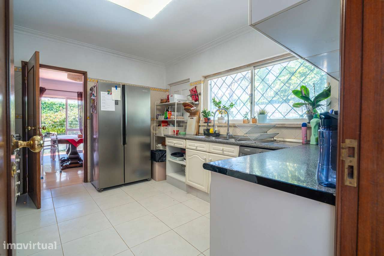 Espetacular Moradia em Cascais com Jardim e Piscina-7