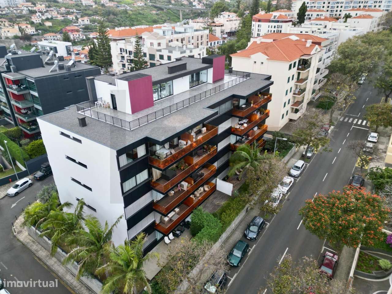 Apartamento T2 nas Madalenas com 170 m2 de área bruta, último piso.-3