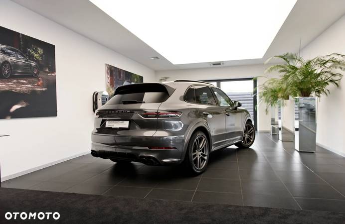 Porsche Cayenne Standard - 3