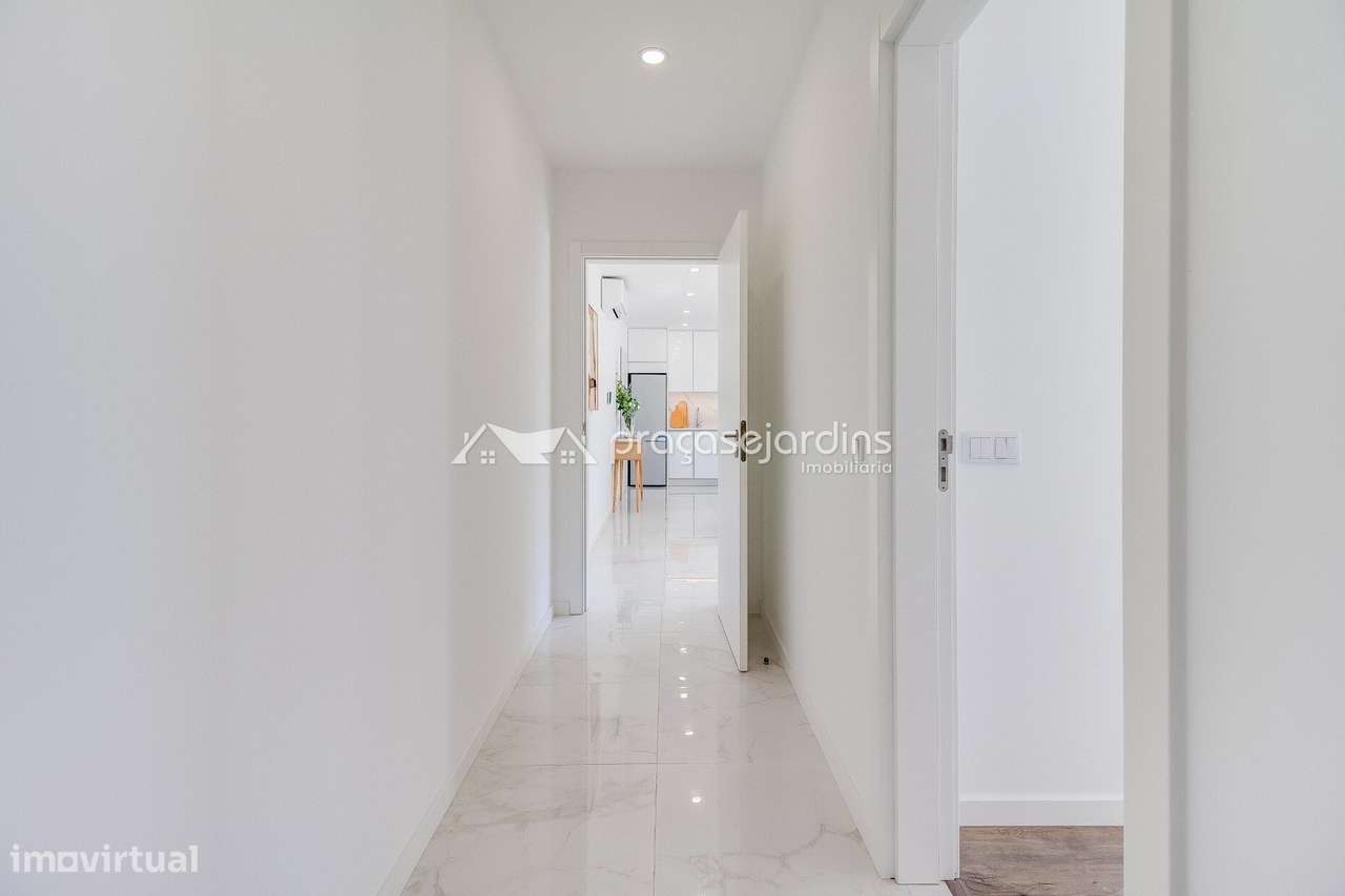Apartamento T2 semi-novo - Grande imagem: 3/20