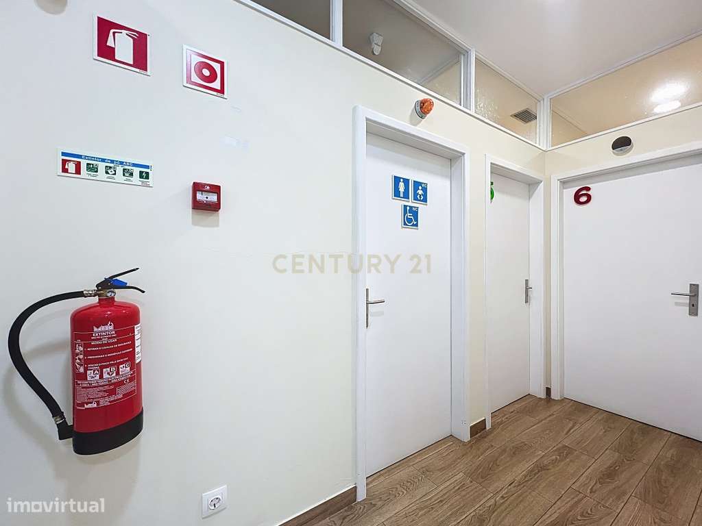 Oportunidade Única: Venda de Clínica em Pleno Funcionamento na Lagoa –-16