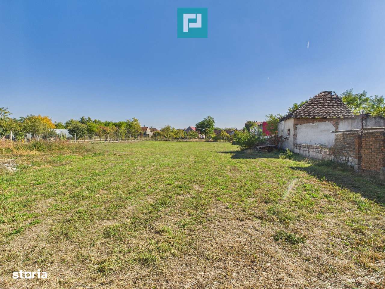 Casă la roșu cu 4 camere de vânzare - Imagine principală: 5/7