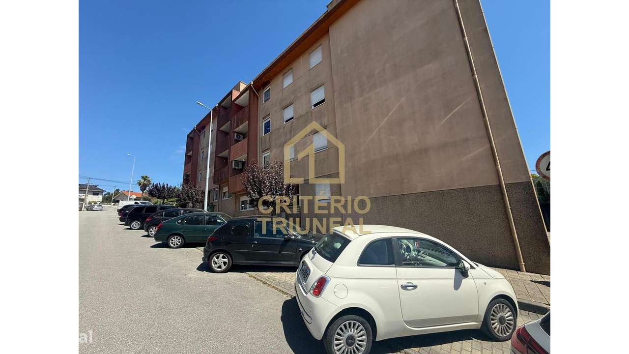 Apartamento T2 em Gandra, Paredes-11