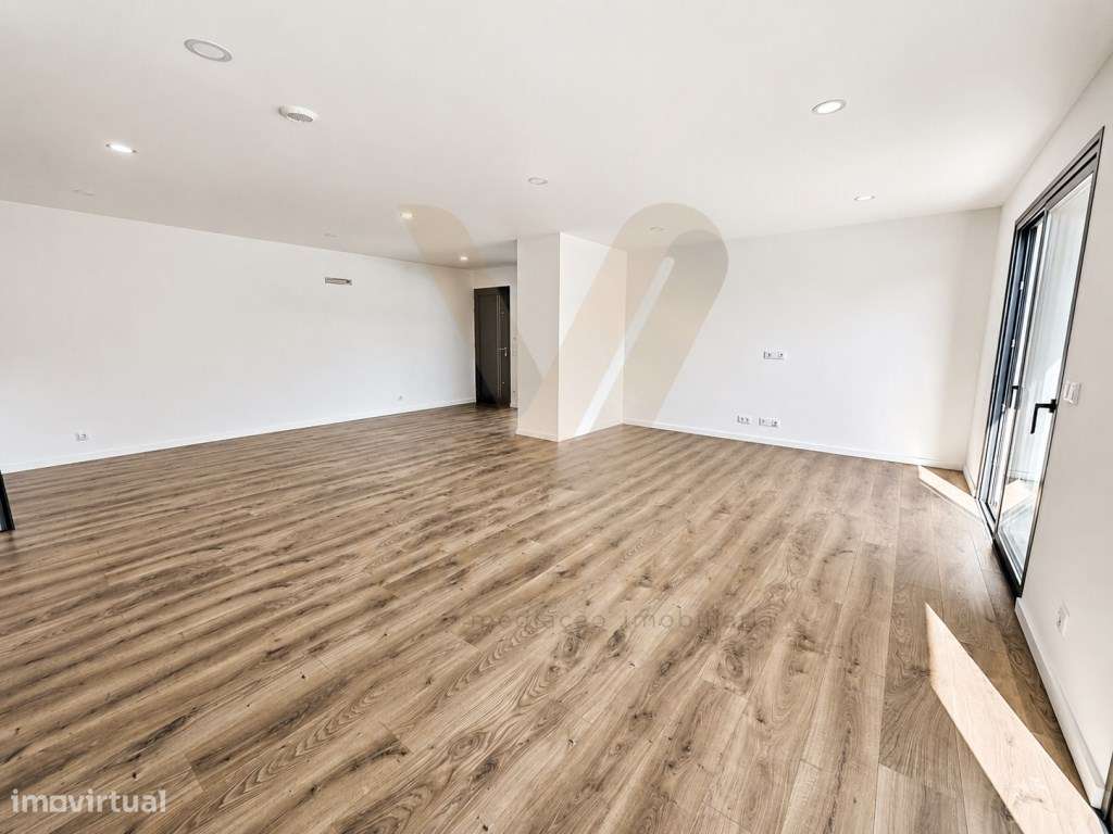 Moradia T4 Nova | Arcos de Valdevez-11