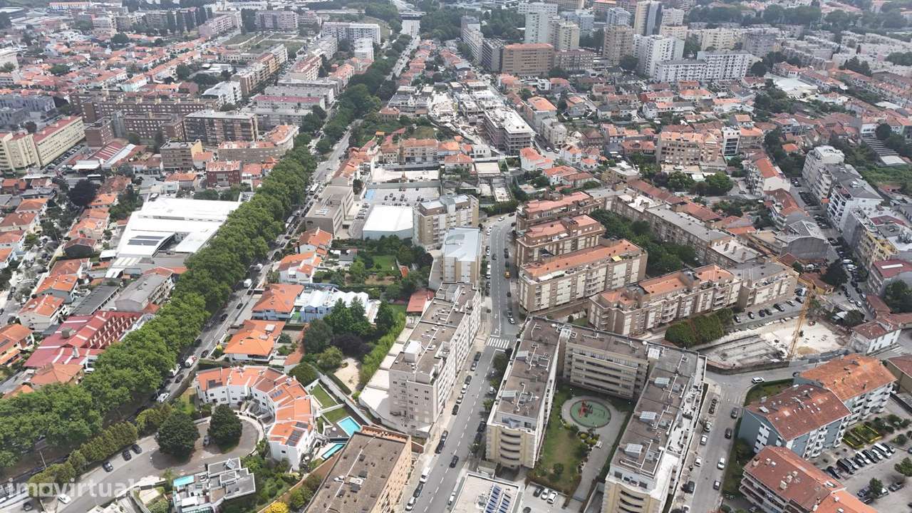 T1 com Garagem e Varanda Junto Hosp. São João-18