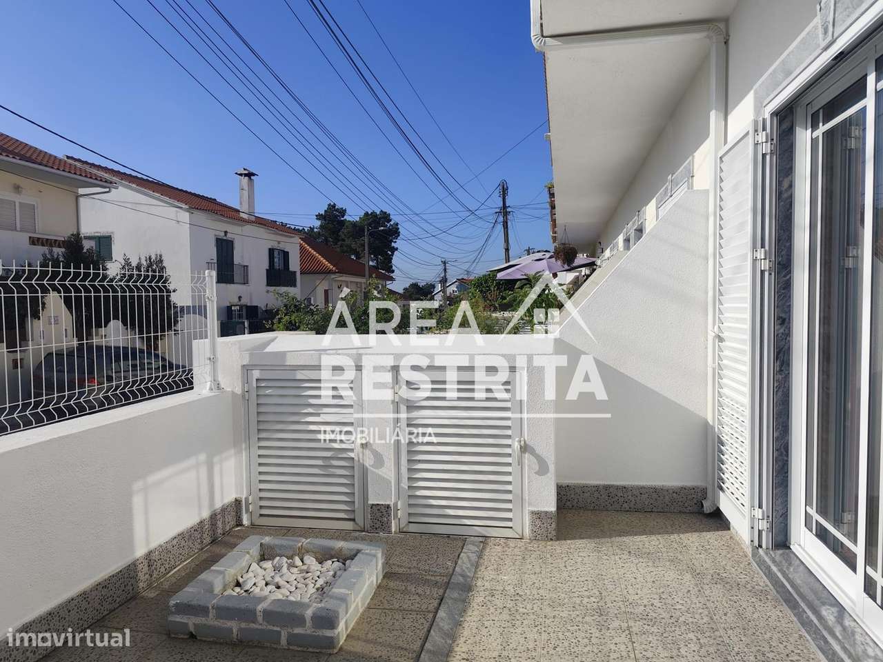 Moradia T3+1 na Quinta do Conde I-28