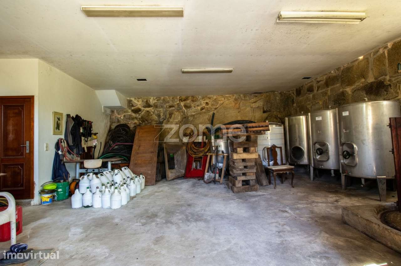 Moradia, 4 090 m², Resende - Grande imagem: 3/43