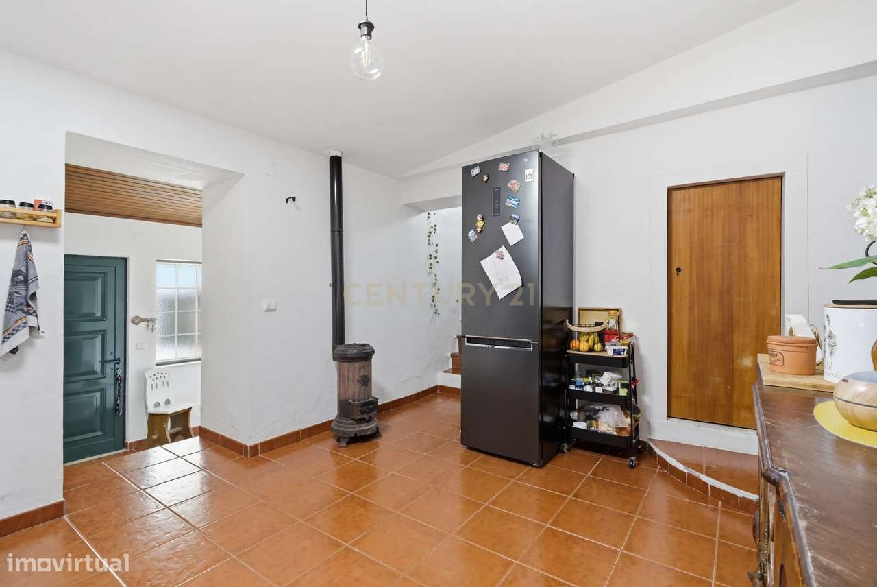 Moradia T2 com 2 salas e Pátio – Loubagueira, Torres Vedras-20