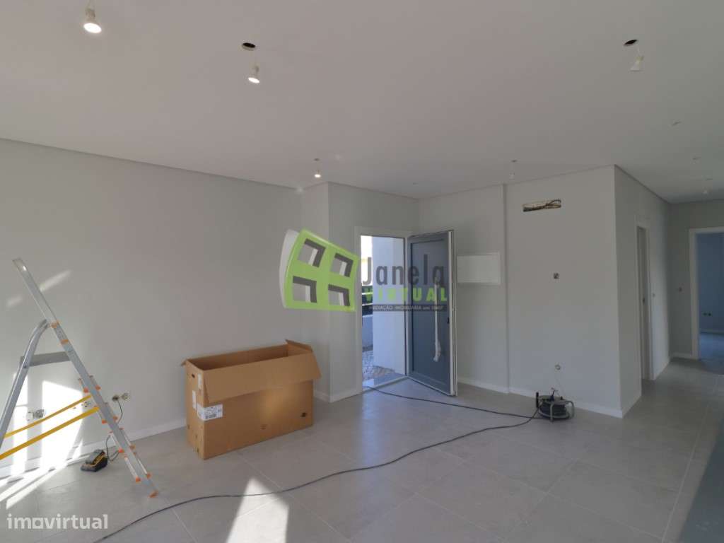 Moradia Isolada T3 Nova - Pinhal do General, Fernão Ferro - Grande imagem: 3/23