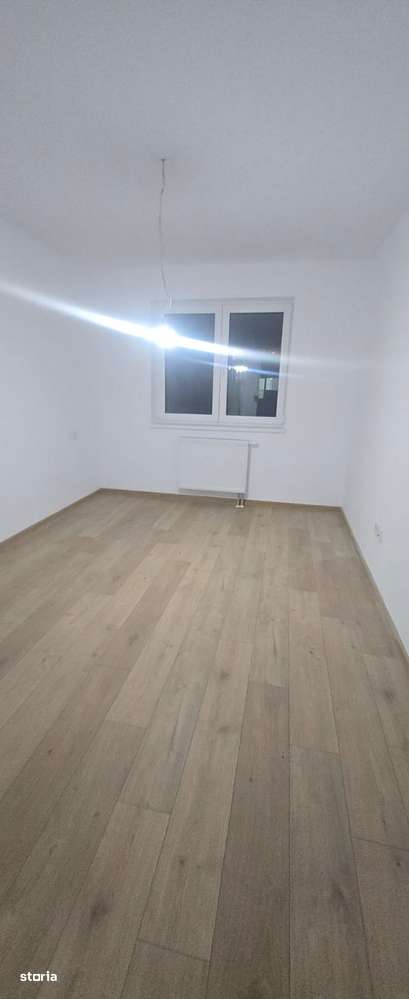 Apartament cu 3 camere în zona Tractorul, COD 8262-2