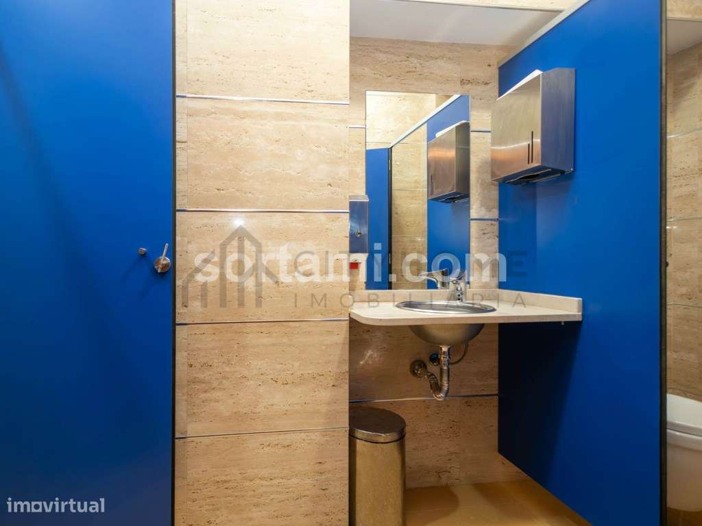 Espaço Comercial de 425m² no Coração de Faro-20