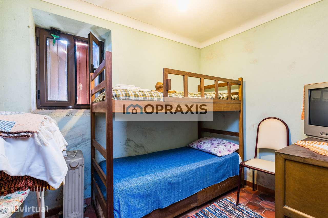 Moradia para reabilitação e terreno em Pedreiras, Porto de Mós-8