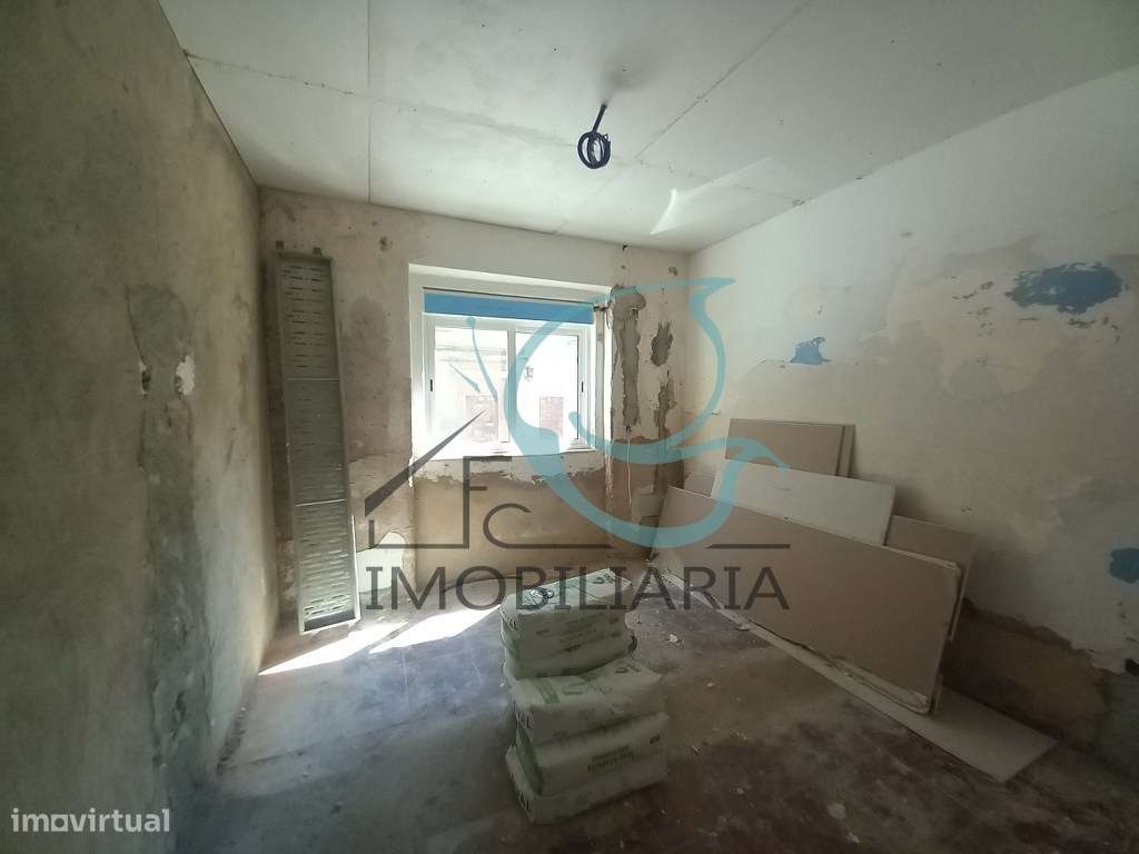 Apartamento T1 com Logradouro Privativo na Baixa da Banheira-1