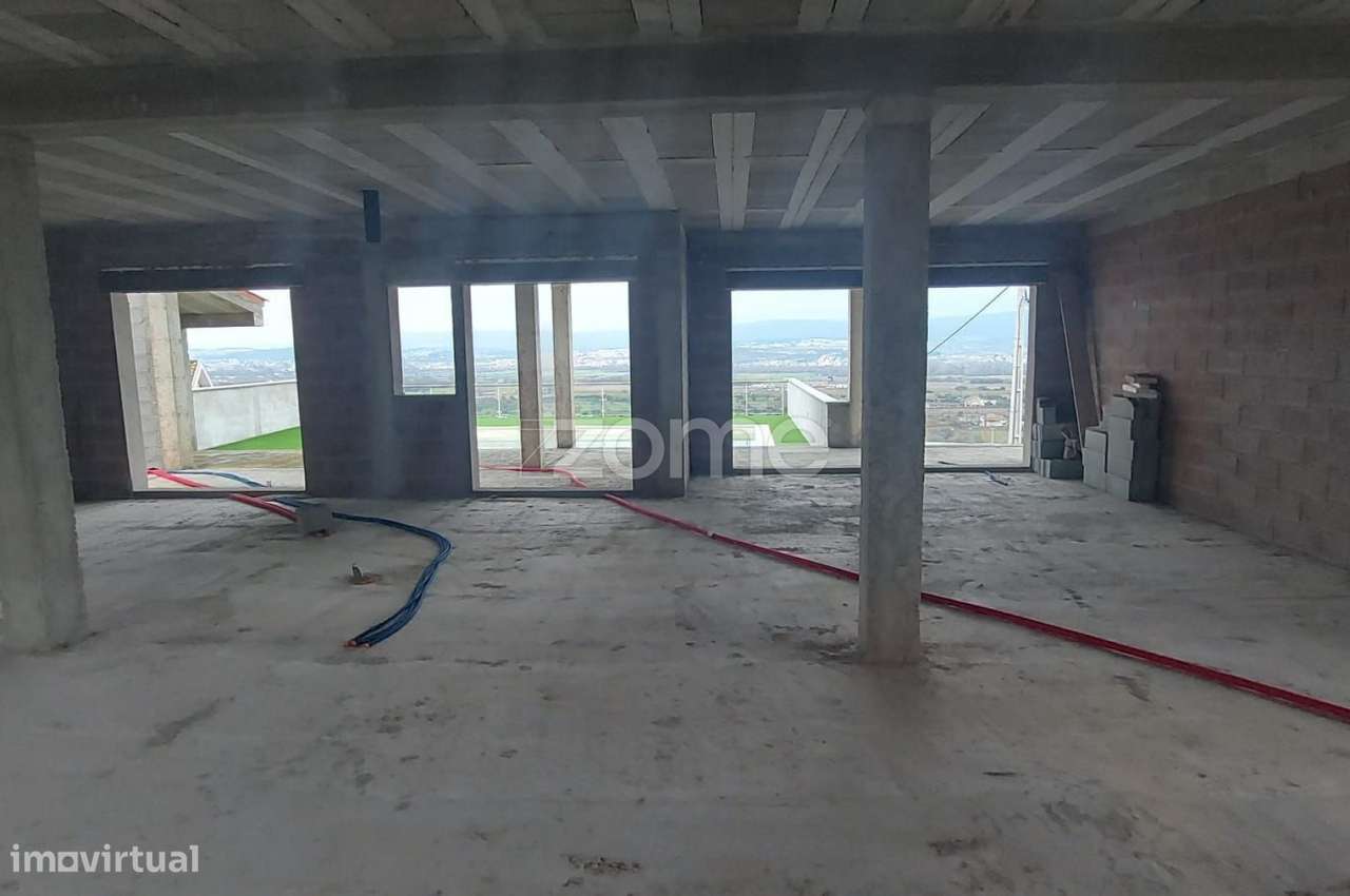 Casa Isolada em Chaves - Oportunidade em Construção! - Grande imagem: 2/19