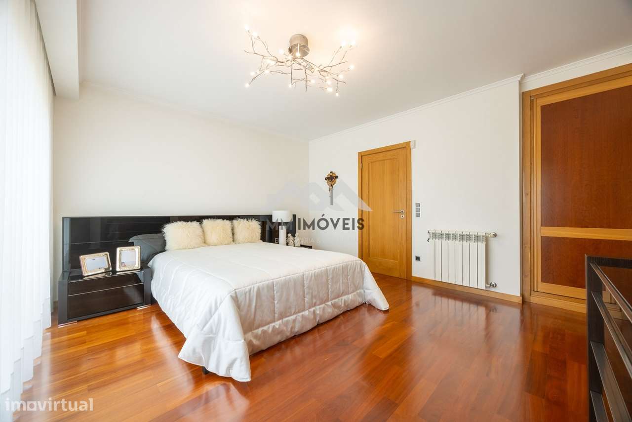 Moradia T3+1 | Rio Tinto | 3 Frentes | Terraço | Garagem Box - Grande imagem: 5/52