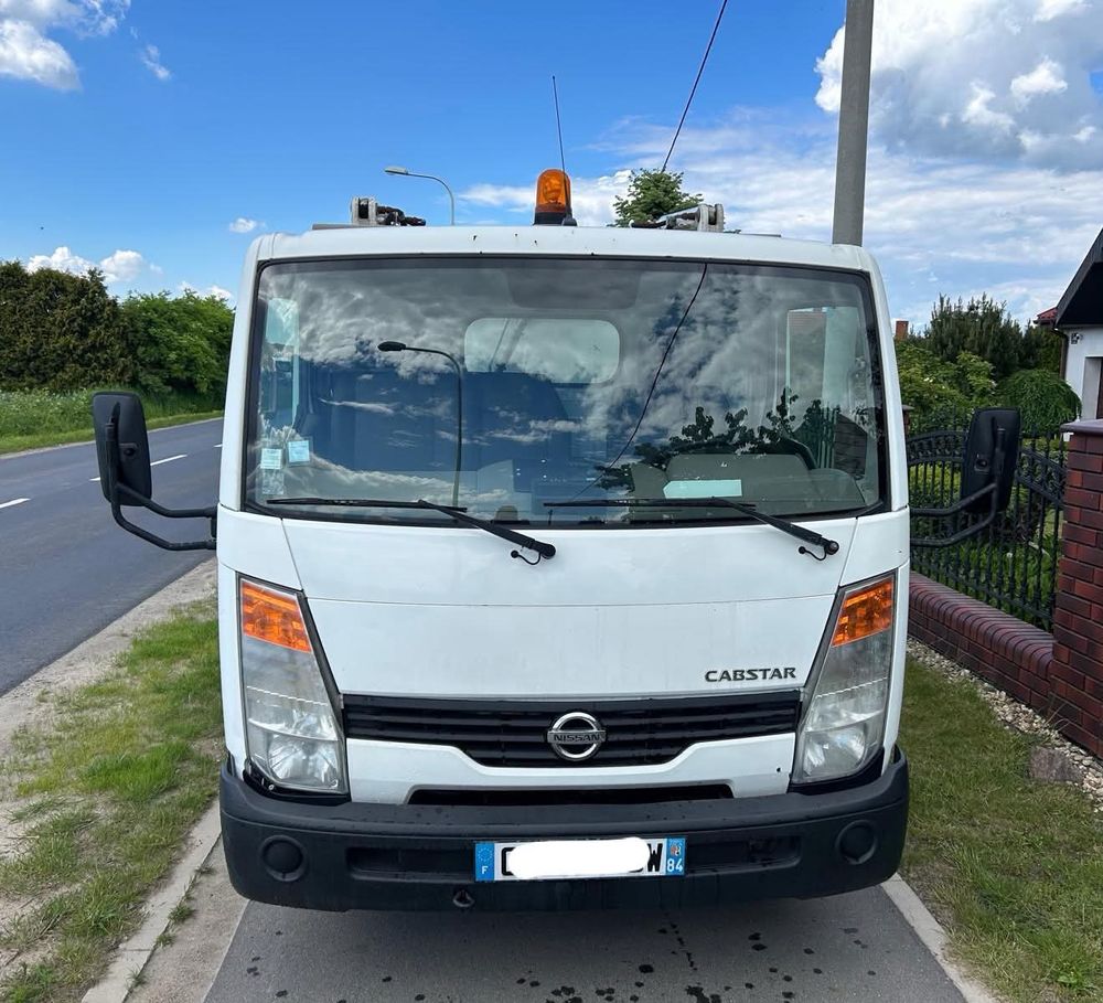 Nissan Cabstar 2012