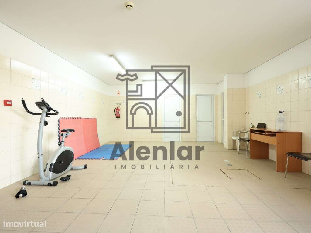 T2 no Carregado - Condominio Fechado-21