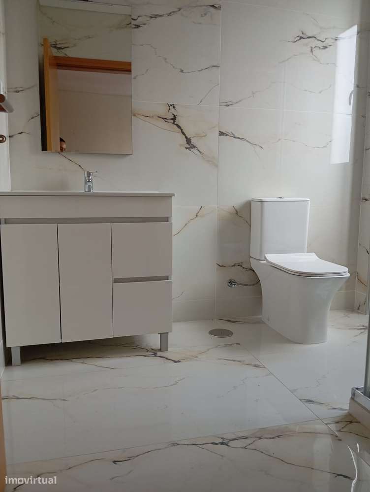 Moradia T3 totalmente remodelada em Pinheira da Bemposta-9