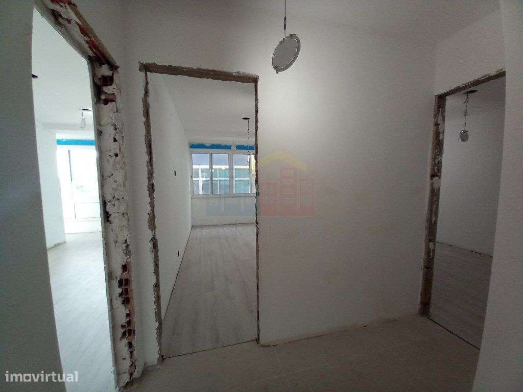 Apartamento T4 no Laranjeiro-21