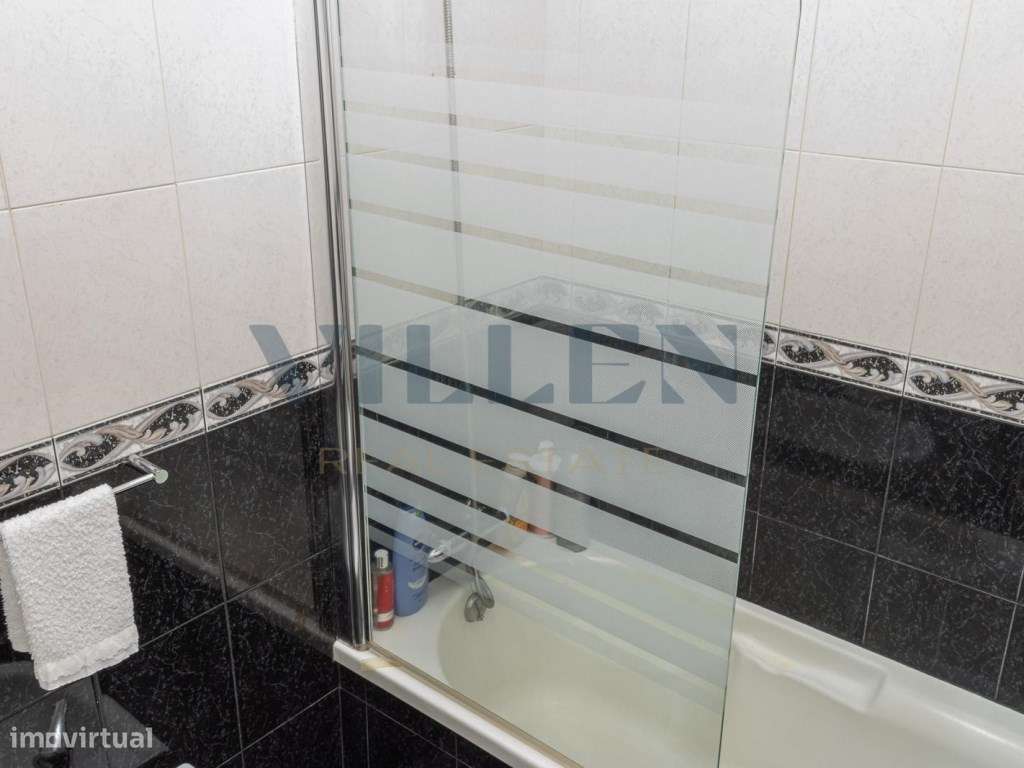 Apartamento T2 com Sótão e Garagem Fechada em Vila do Conde-11