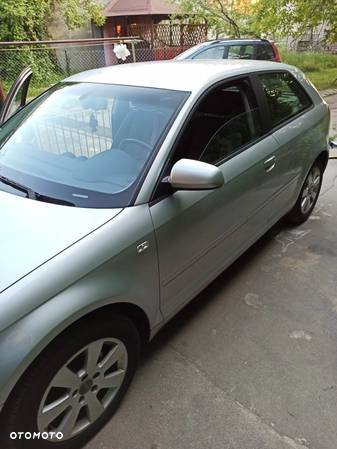 Audi A3 1.6 FSI Attraction - 2