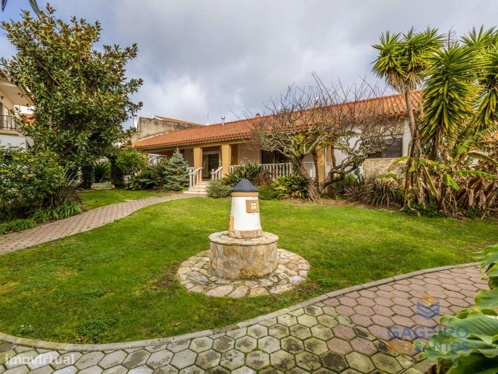 Moradia T2 com Jardim e Churrasqueira a 5 Minutos da Praia-14