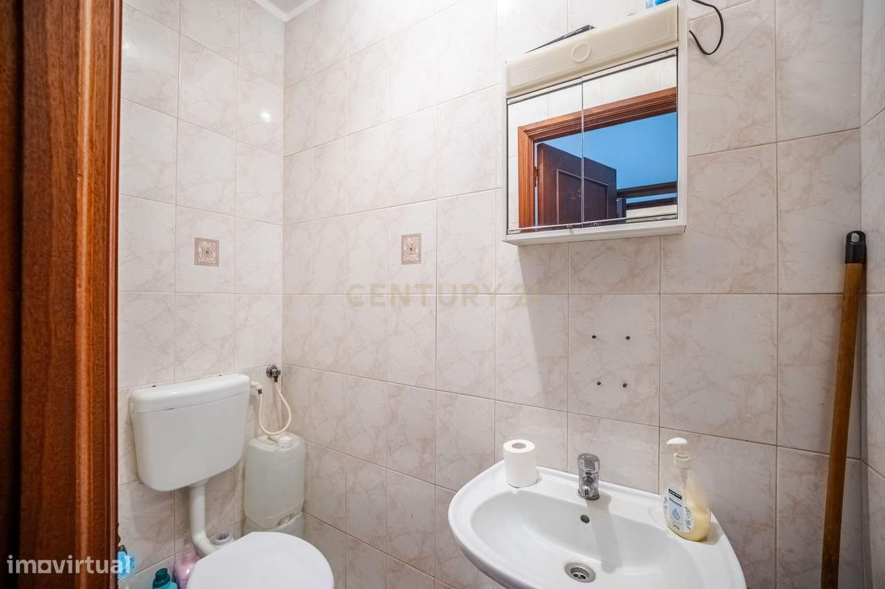 Apartamento T3 no Centro de Bem Viver (Feira Nova) em Marco de Canaves-12