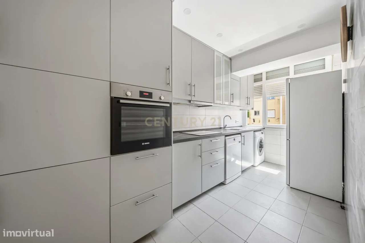Apartamento Renovado Em Venteira Amadora 2 Quartos