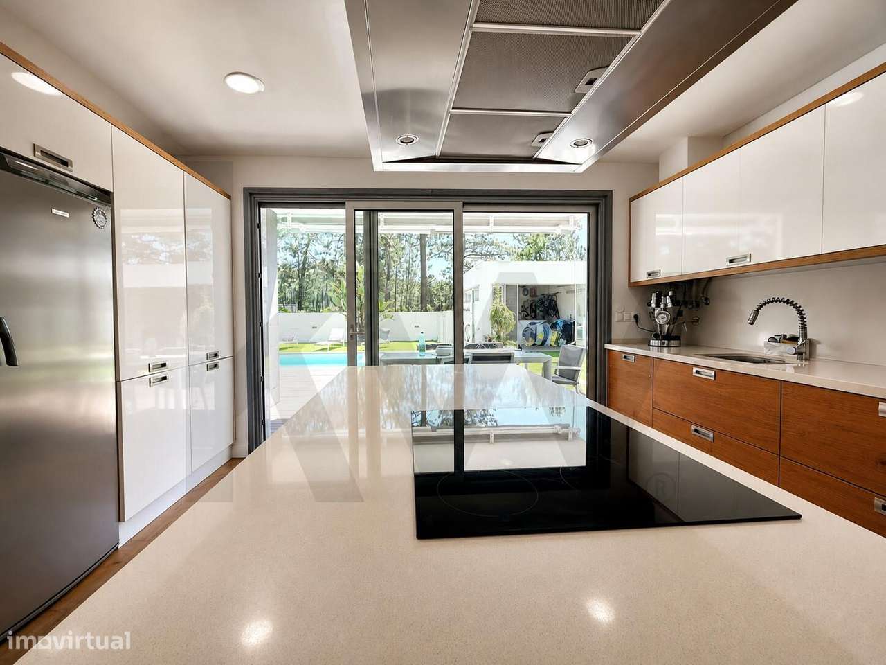 Moradia Isolada de Luxo, T5 com Piscina para a venda em Santo António-15