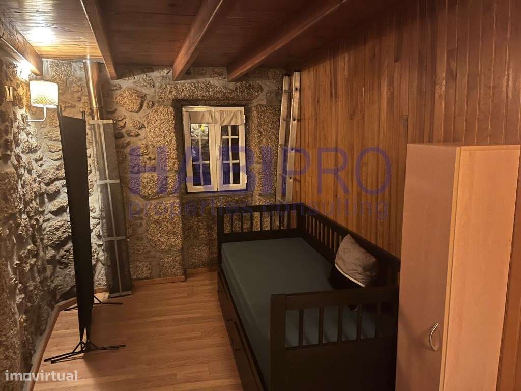 Excelente moradia T2 de pedra totalmente recuperada - Grande imagem: 3/22