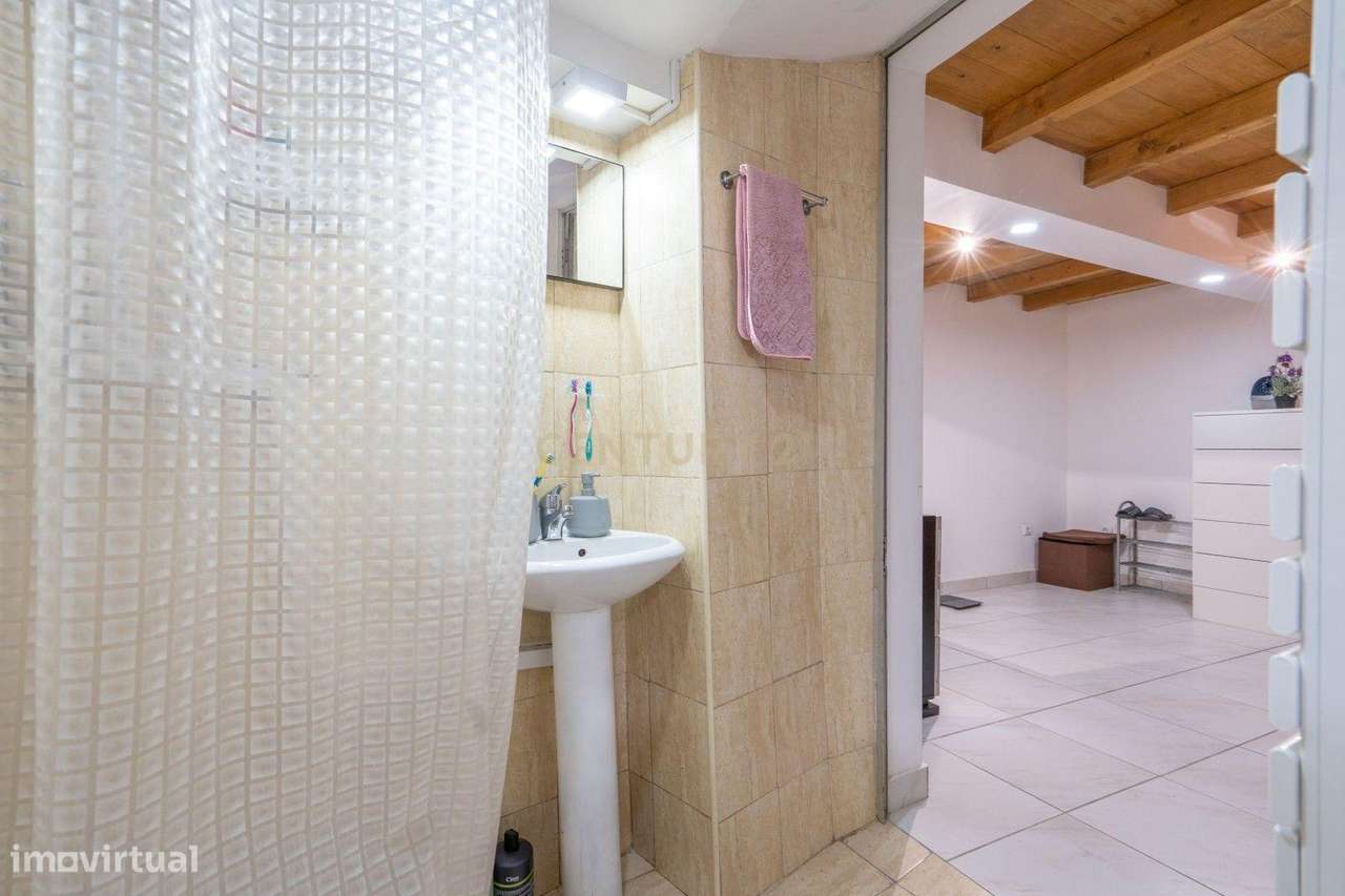 Moradia T3 em Miranda do Corvo - Oportunidade Única! Próximo da parage - Grande imagem: 4/30