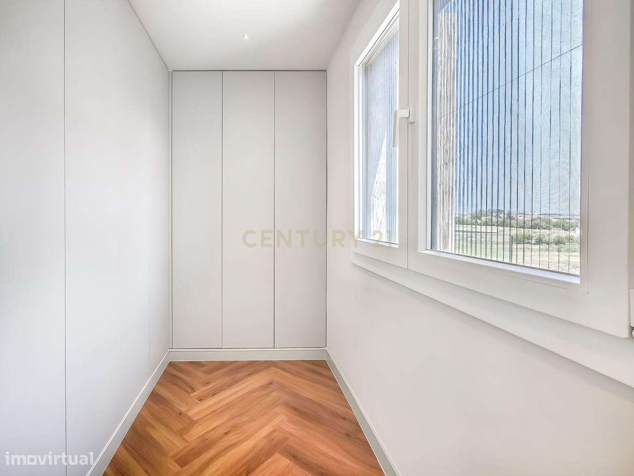Moradia T4 em Condomínio Privado | Piscina | 6WC | Jardim | Terraço |-43