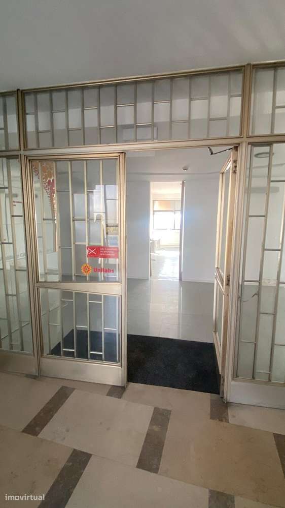 Escritório de 447m², com privilegiada vista, no Centro do Porto-7