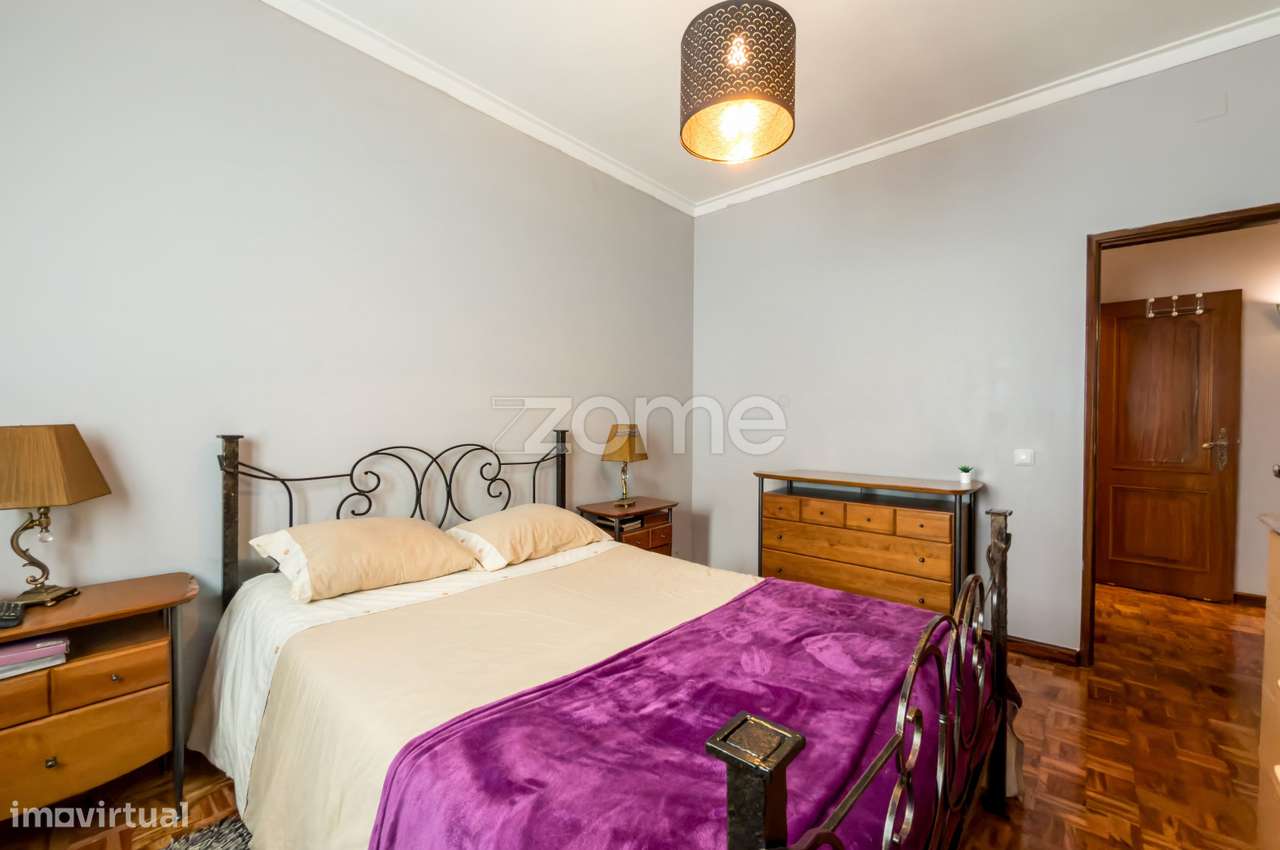 Moradia T4 c/ garagem e 435m2 de terreno - Famões-19