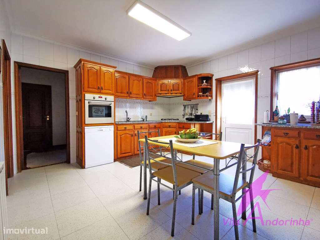 Moradia T4 independente com amplo jardim, garagem e cave - Santa Ma...-6