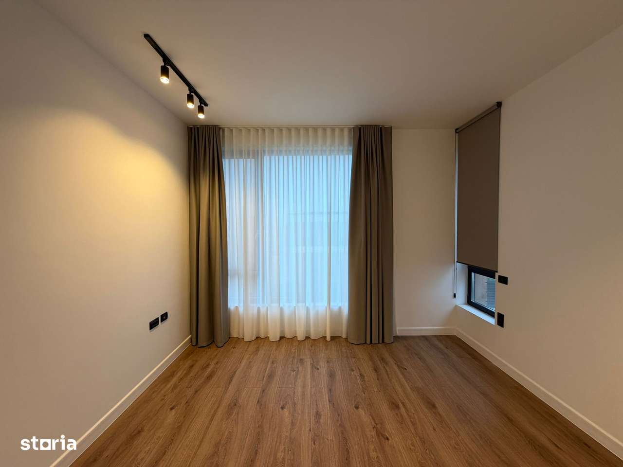 LA CHEIE! GATA DE MUTARE-TEREN 300 MP școală Americana 3 min.-8