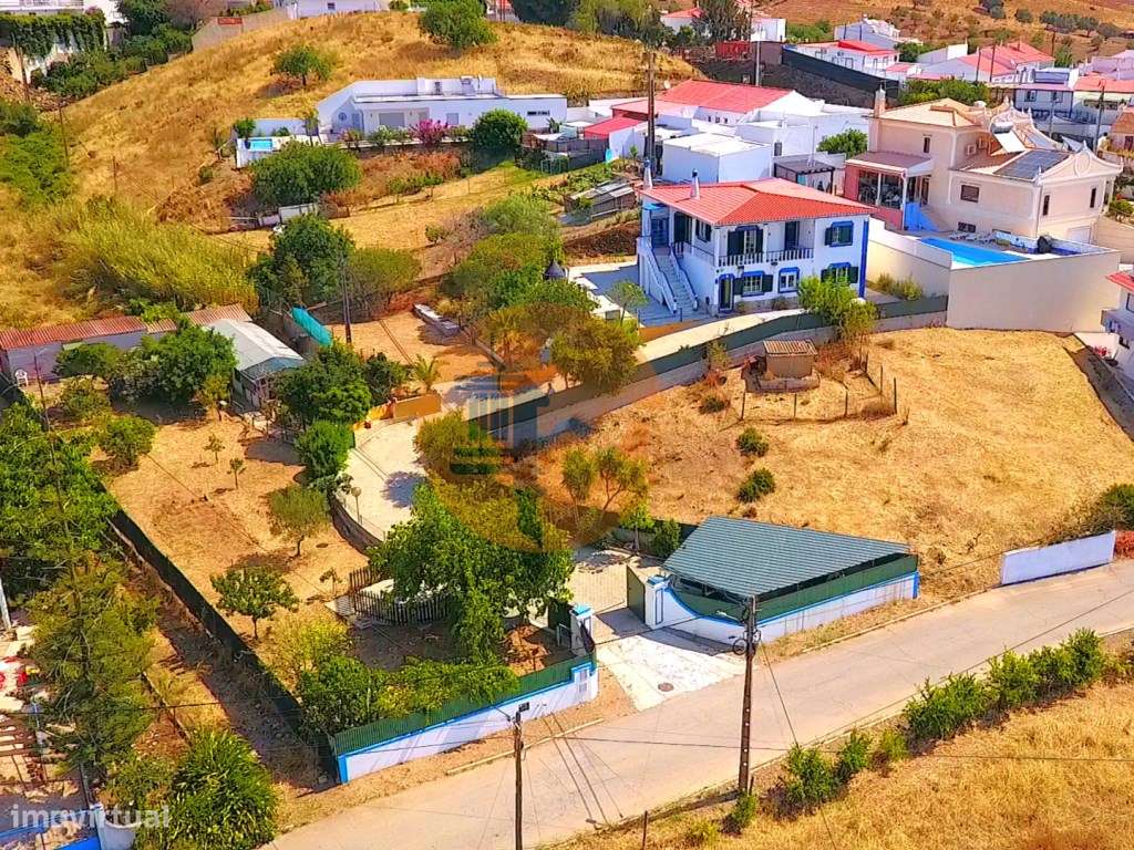 Moradia T5 com Terreno Urbano de 1.972 m² em Monte Francisco - Um R... - Grande imagem: 1/60