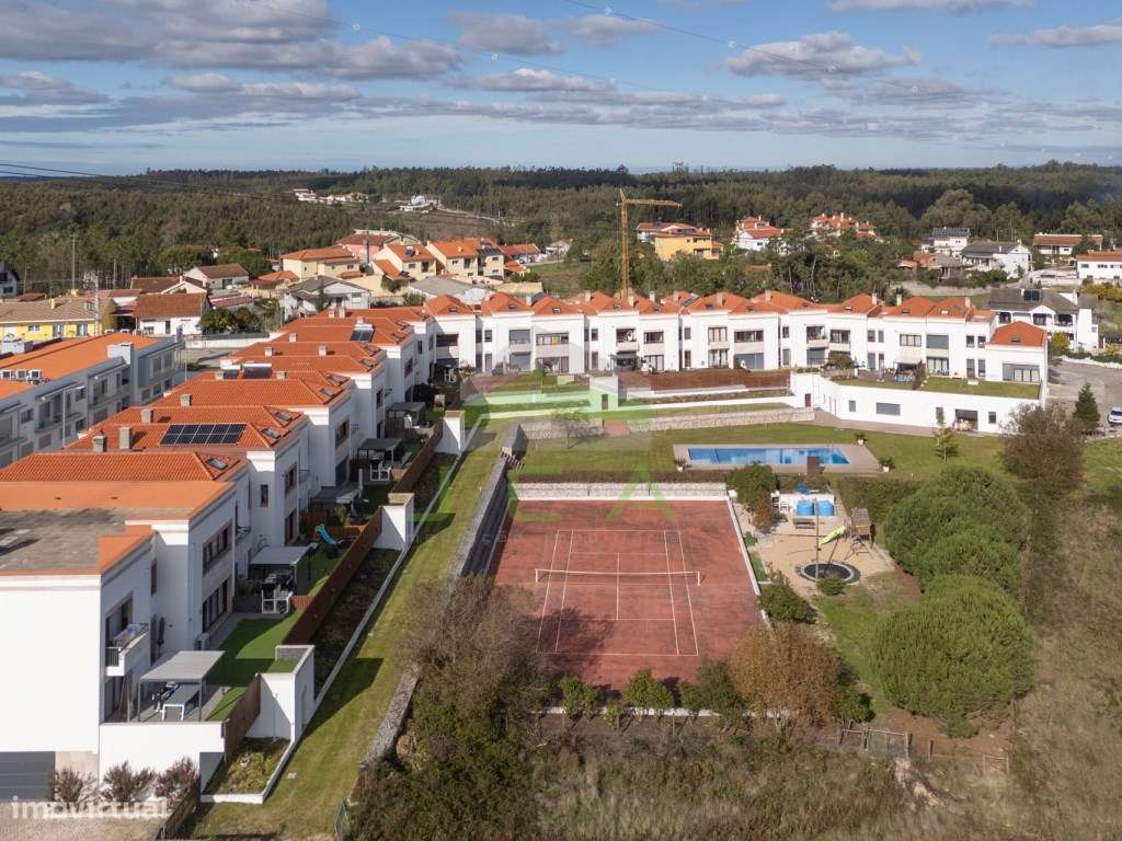 Excelente apartamento T4 com terraço e piscina-37