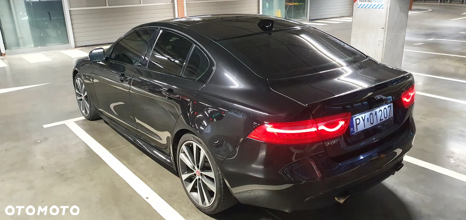 Jaguar XE - 3