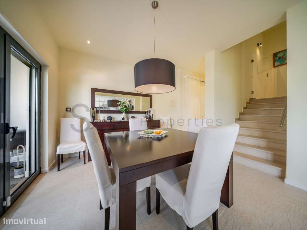 Moradia com piscina nas Quintinhas-22