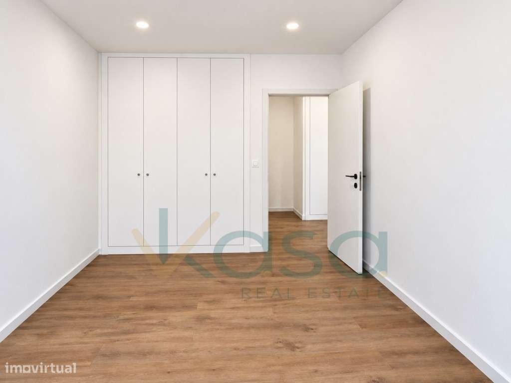 T2 totalmente remodelado e equipado no Lavradio | 83 m² | 265.500 €-9