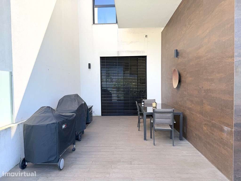 Moradia T4+1 moderna à venda em Picheleiros, Azeitão-40