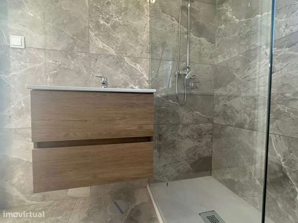 Moradia T4, Térrea - Grande imagem: 4/4