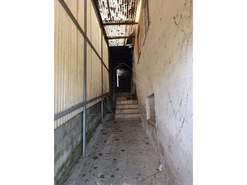 Moradia T3 para recuperar Valongo do Vouga-14