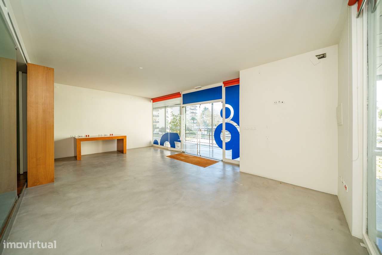 Loja 141m2 na Praça da Justiça, em frente ao Tribunal, Braga-11