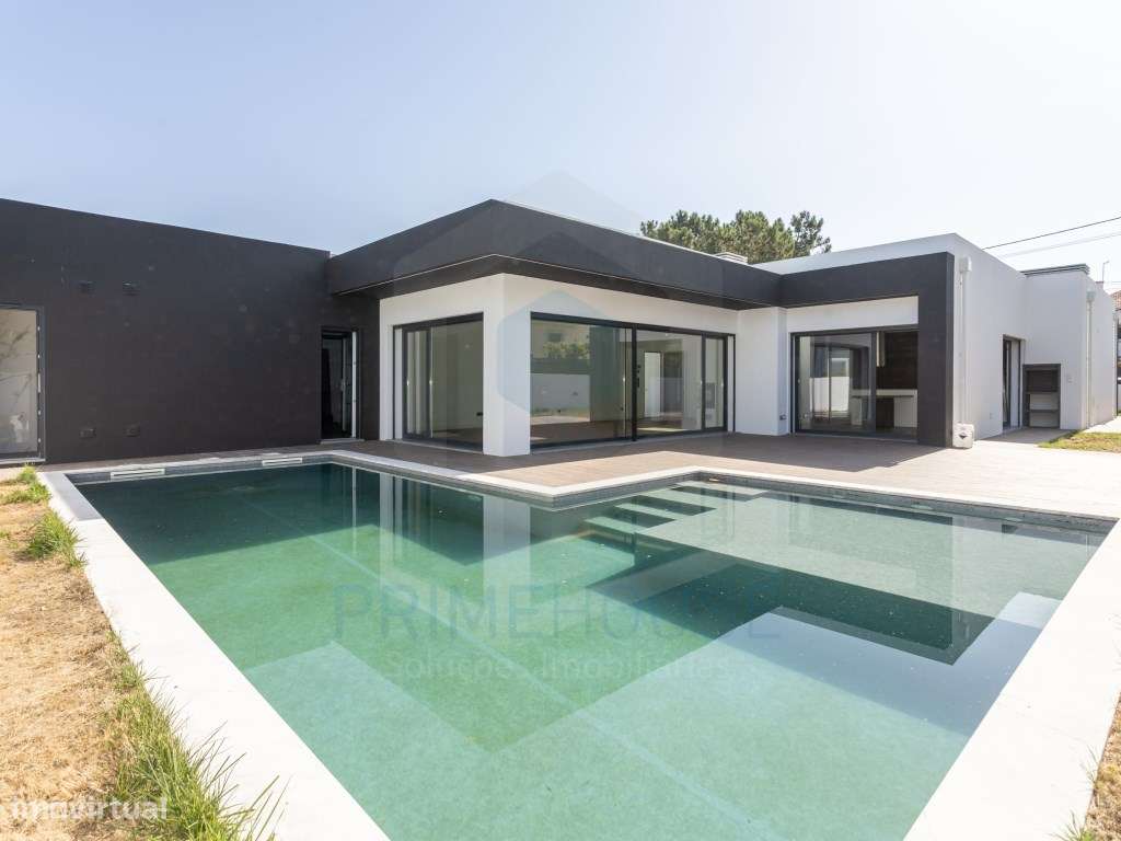 Moradia Terrea Isolada de Prestigio na Quinta do Conde - Grande imagem: 4/59